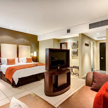 קמפטון פארק Protea Hotel By Marriott Transit O.R. Tambo Airport מראה חיצוני תמונה