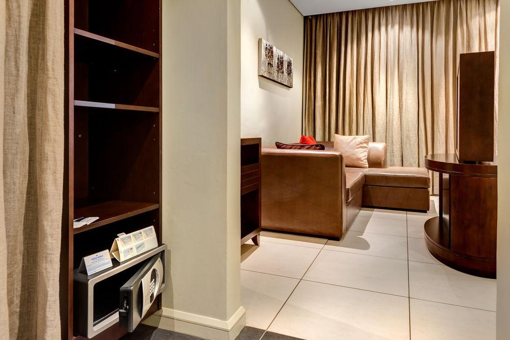 קמפטון פארק Protea Hotel By Marriott Transit O.R. Tambo Airport מראה חיצוני תמונה