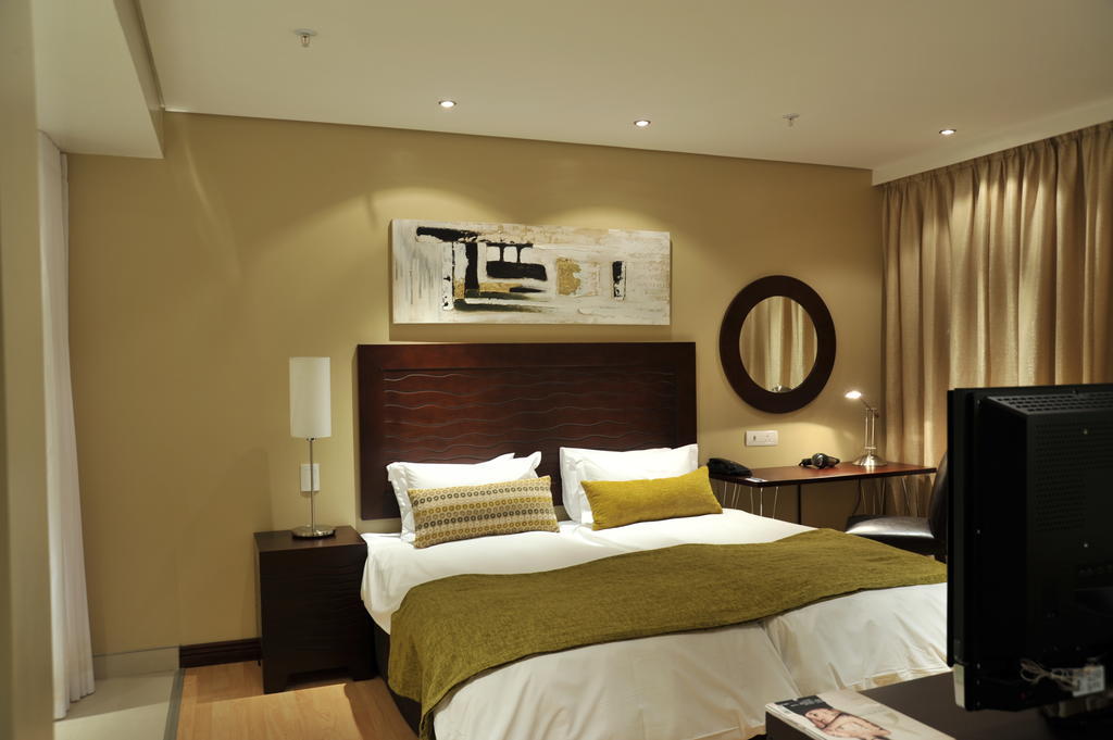 קמפטון פארק Protea Hotel By Marriott Transit O.R. Tambo Airport מראה חיצוני תמונה