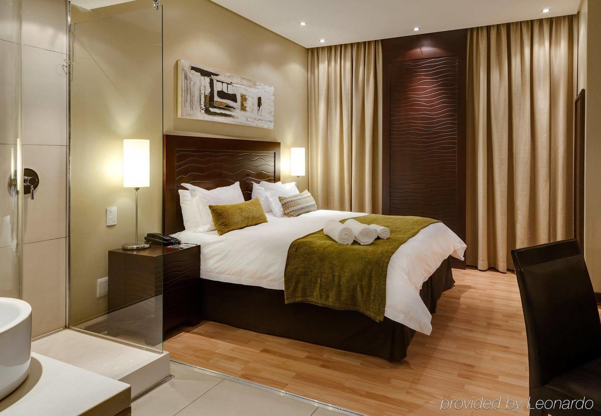 קמפטון פארק Protea Hotel By Marriott Transit O.R. Tambo Airport מראה חיצוני תמונה