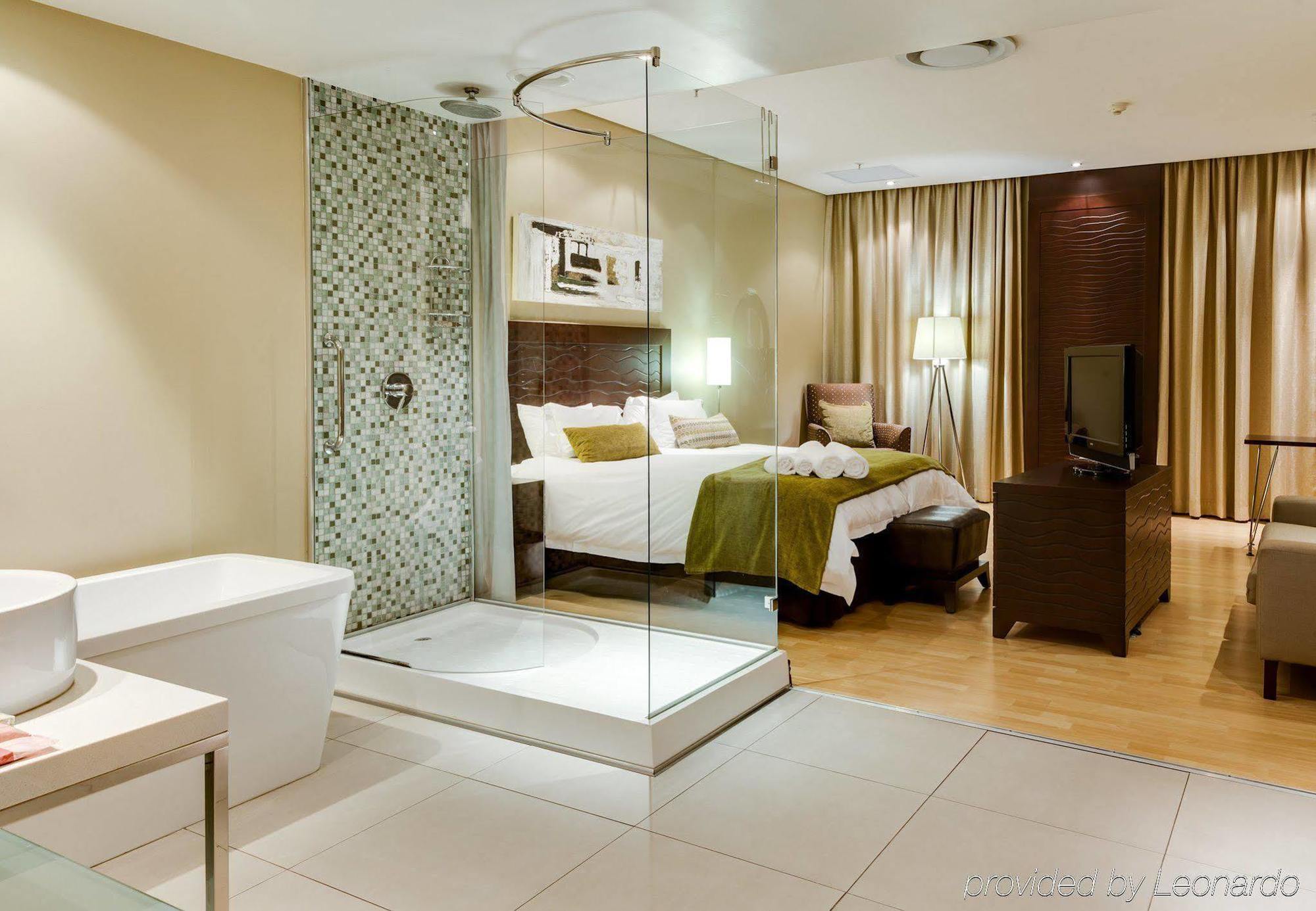 קמפטון פארק Protea Hotel By Marriott Transit O.R. Tambo Airport מראה חיצוני תמונה