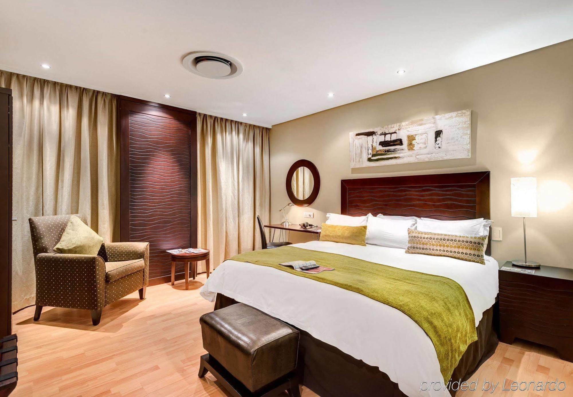 קמפטון פארק Protea Hotel By Marriott Transit O.R. Tambo Airport מראה חיצוני תמונה