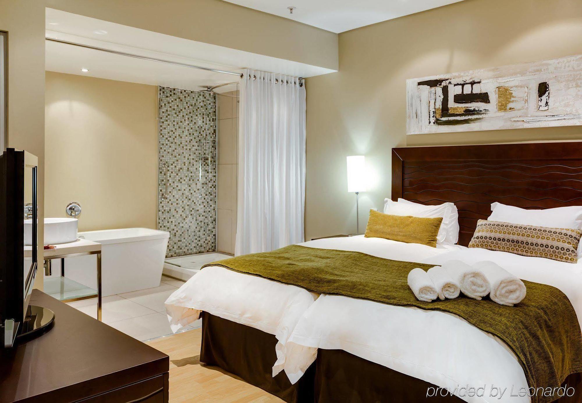 קמפטון פארק Protea Hotel By Marriott Transit O.R. Tambo Airport מראה חיצוני תמונה