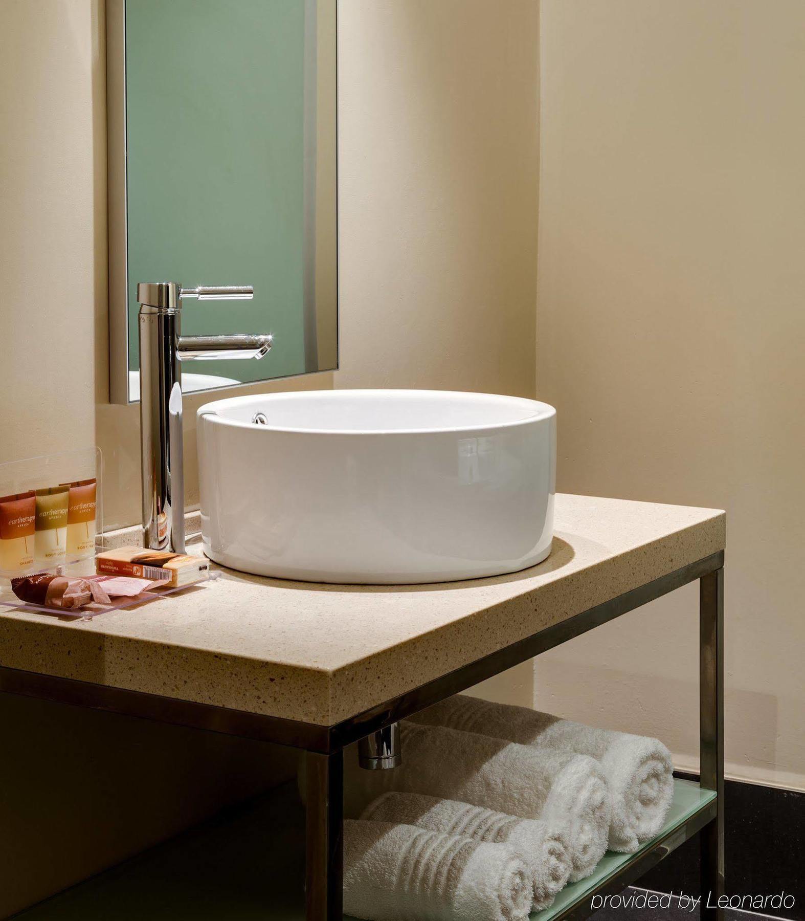 קמפטון פארק Protea Hotel By Marriott Transit O.R. Tambo Airport מראה חיצוני תמונה