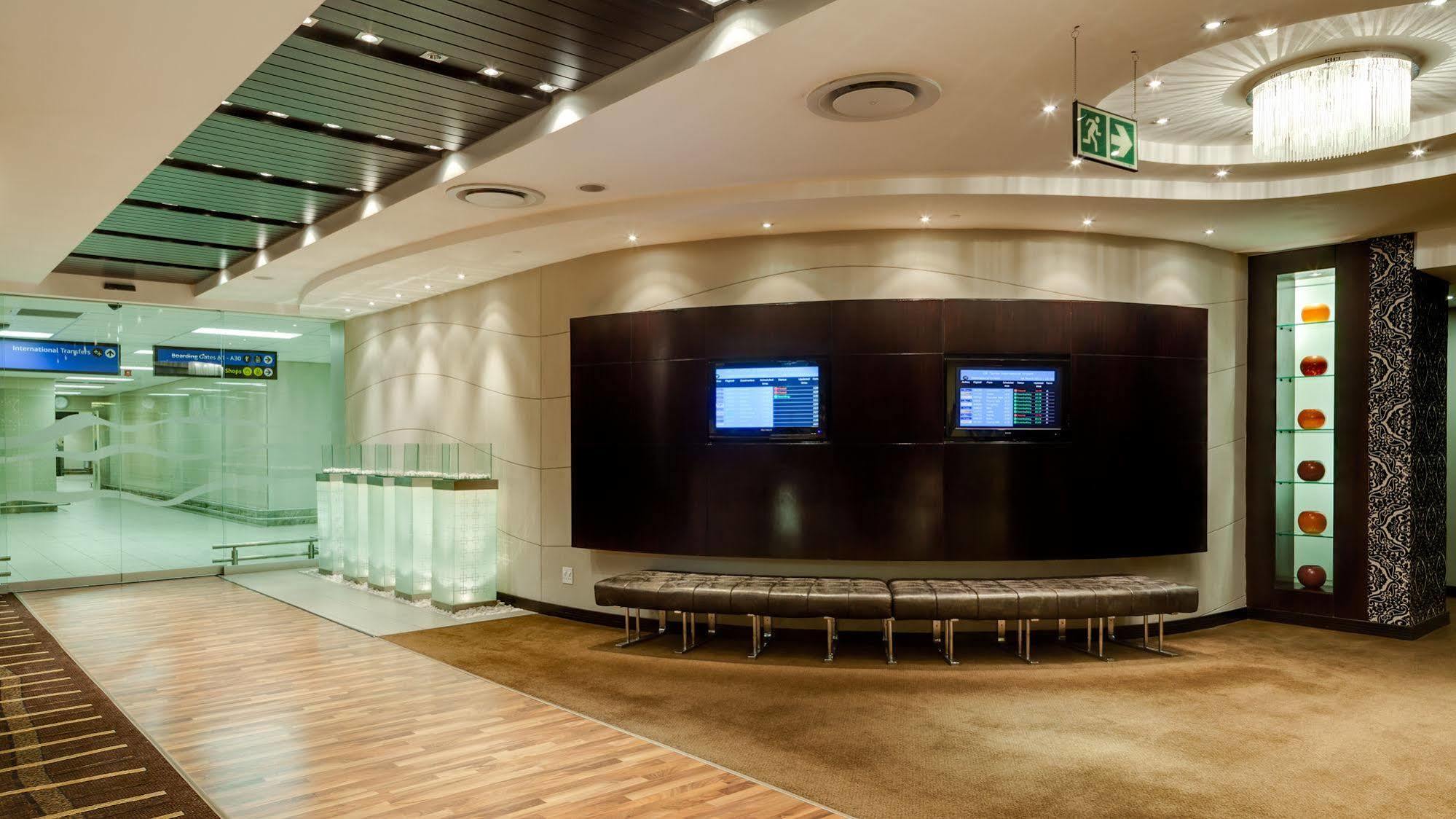קמפטון פארק Protea Hotel By Marriott Transit O.R. Tambo Airport מראה חיצוני תמונה