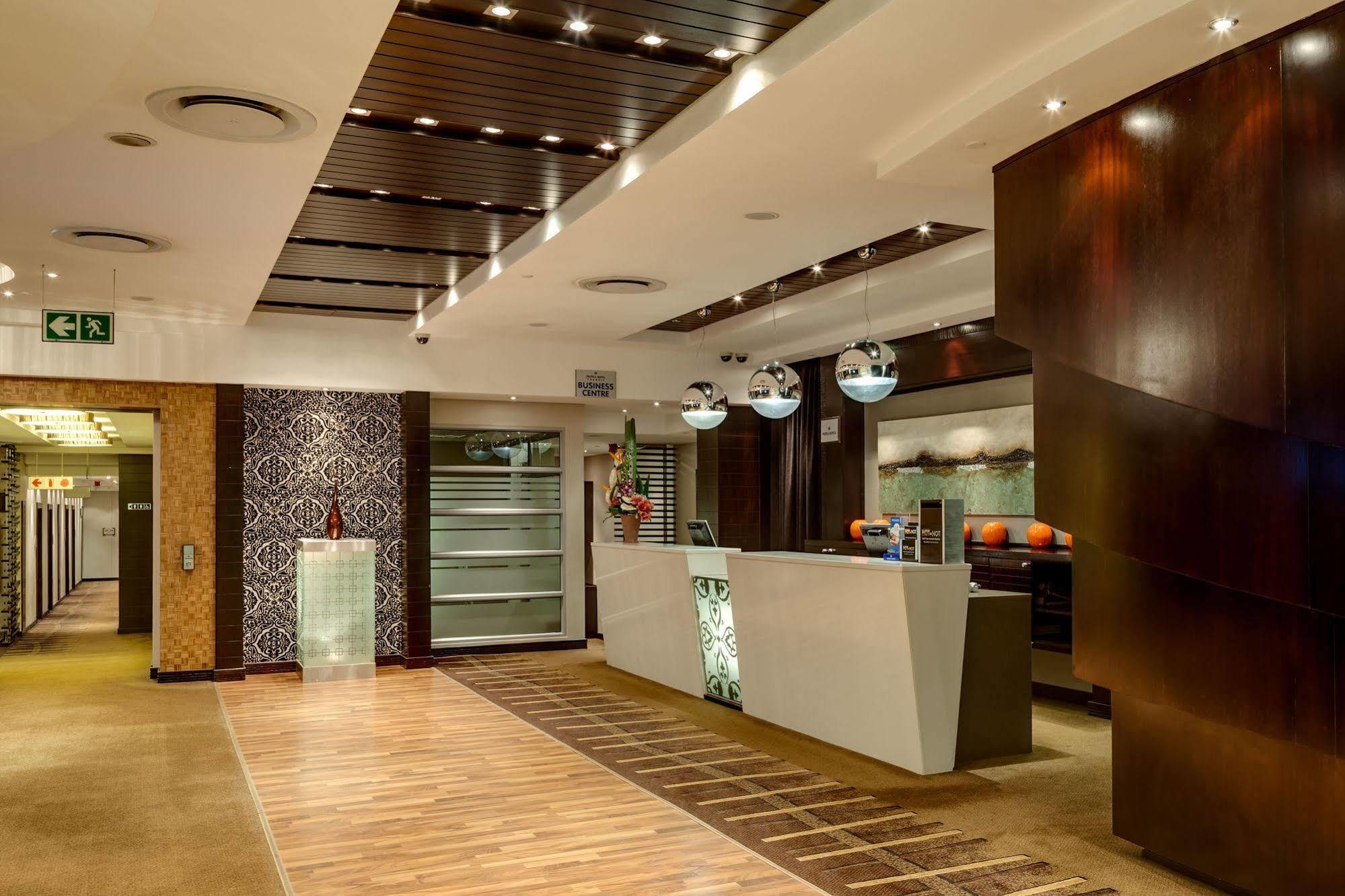 קמפטון פארק Protea Hotel By Marriott Transit O.R. Tambo Airport מראה חיצוני תמונה