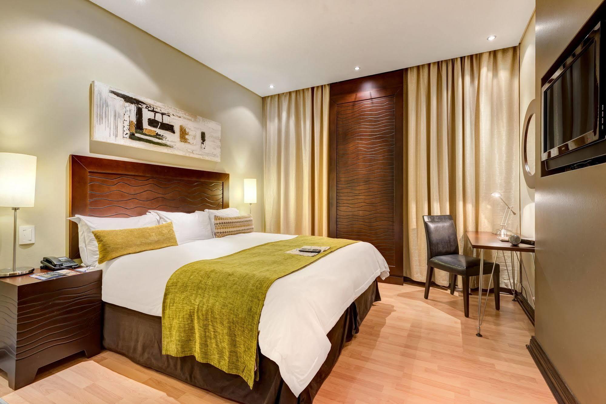 קמפטון פארק Protea Hotel By Marriott Transit O.R. Tambo Airport מראה חיצוני תמונה
