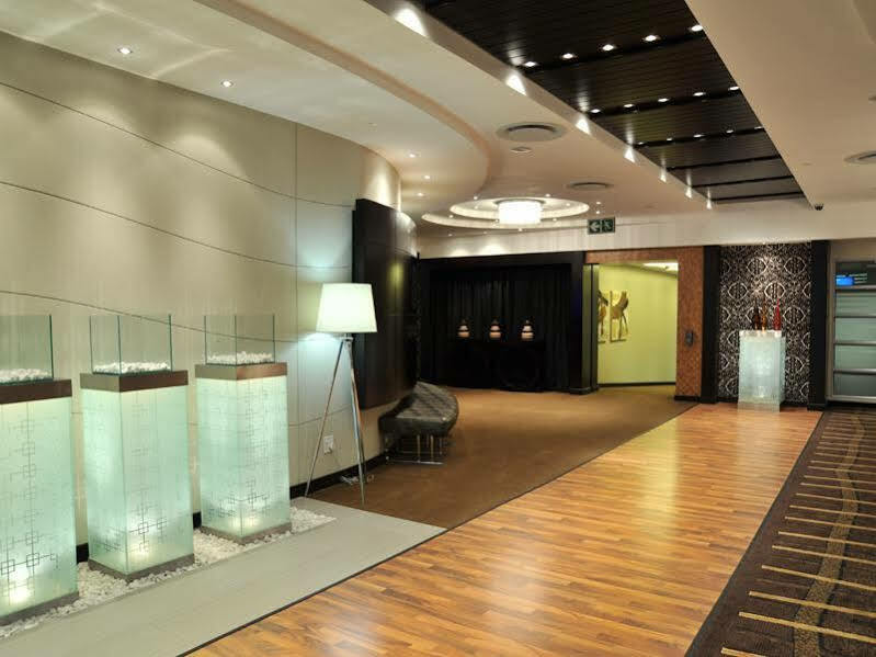 קמפטון פארק Protea Hotel By Marriott Transit O.R. Tambo Airport מראה חיצוני תמונה